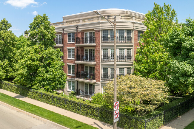 Les Maisons Condominium Association in Highland Park, IL - Building Photo - Building Photo