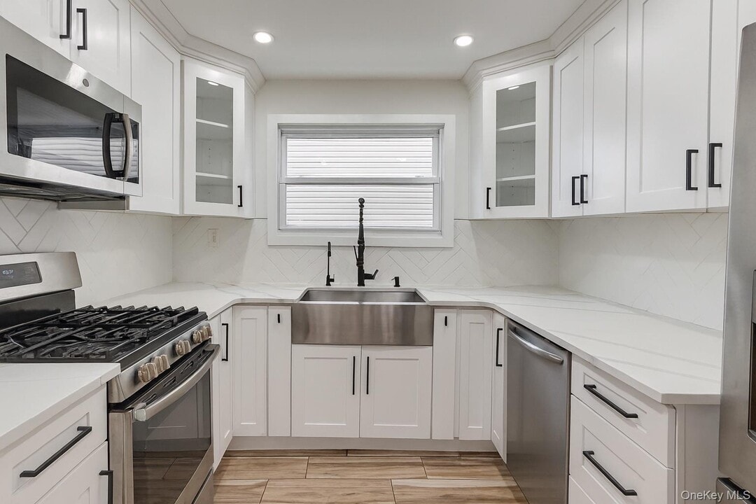 195 Meagher Ave in Bronx, NY - Building Photo