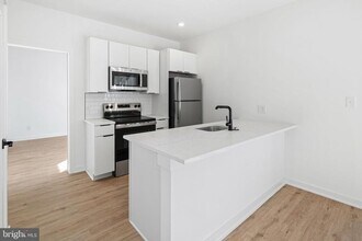 701-7 Cecil B. Moore Ave in Philadelphia, PA - Foto de edificio - Building Photo