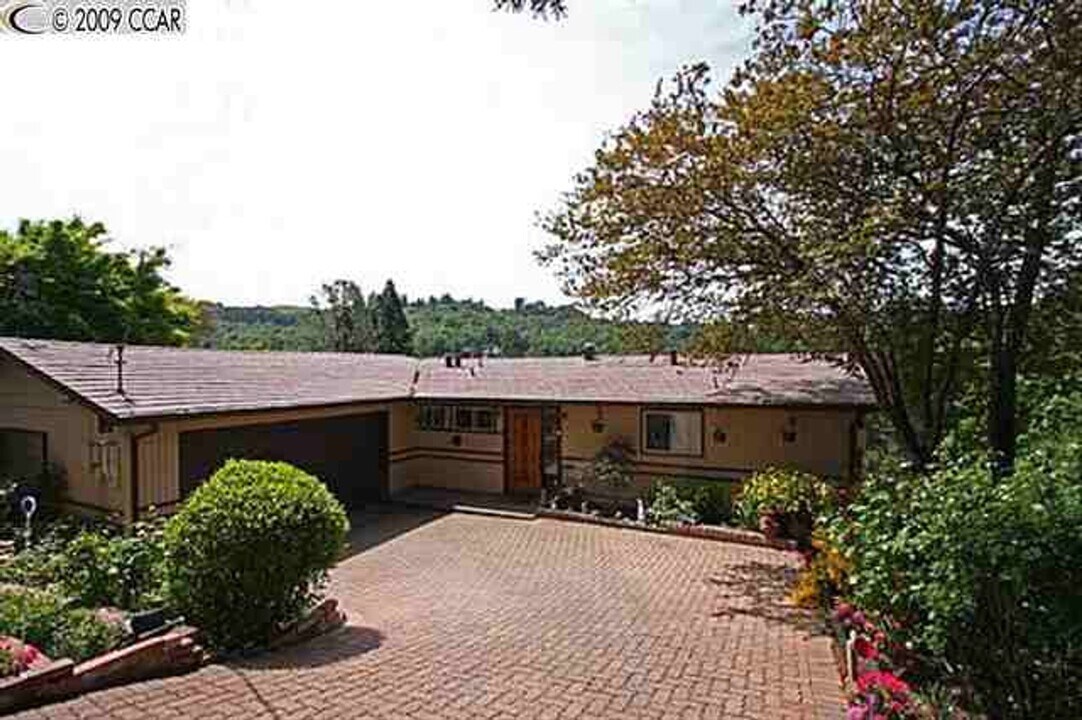755 Solana Dr in Lafayette, CA - Building Photo