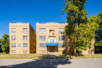 Metro Apartmentz in Detroit, MI - Building Photo - Building Photo