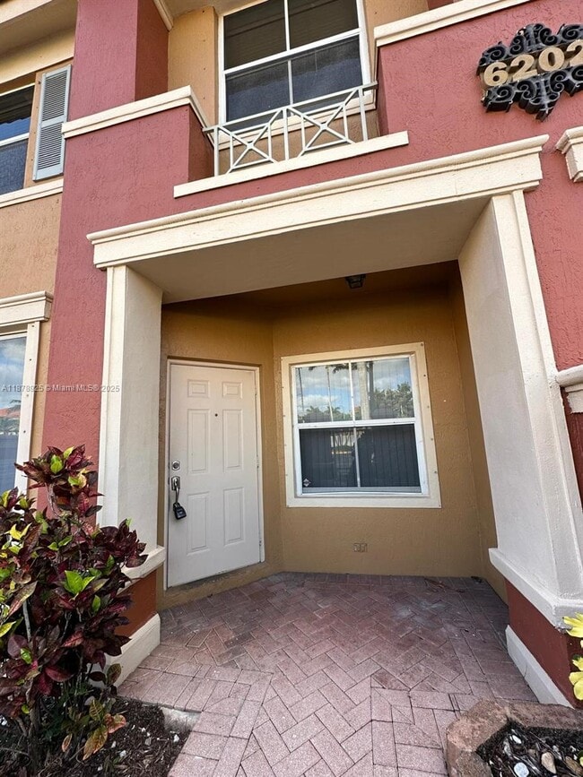 6202 NW 115th Pl in Doral, FL - Building Photo - Building Photo