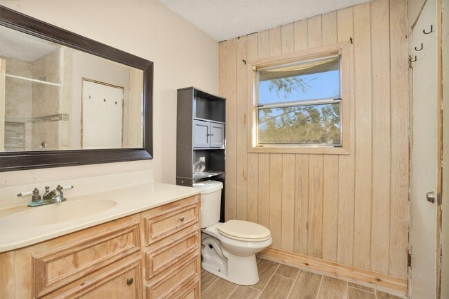 property at 601 S Cochran St