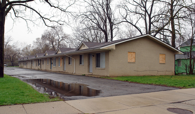 106-110 S Grove St in Ypsilanti, MI - Building Photo - Building Photo