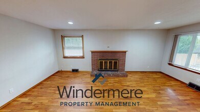 240 E Poplar St in Walla Walla, WA - Building Photo - Building Photo