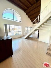 221 S Gale Dr in Beverly Hills, CA - Building Photo - Building Photo