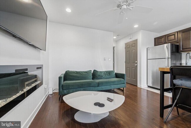 1331 S Woodstock St in Philadelphia, PA - Building Photo - Building Photo