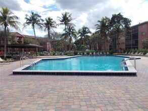 701 SW 141st Ave in Pembroke Pines, FL - Building Photo - Building Photo