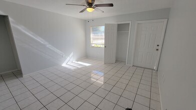 6947 Brentford Rd in Sarasota, FL - Building Photo - Building Photo