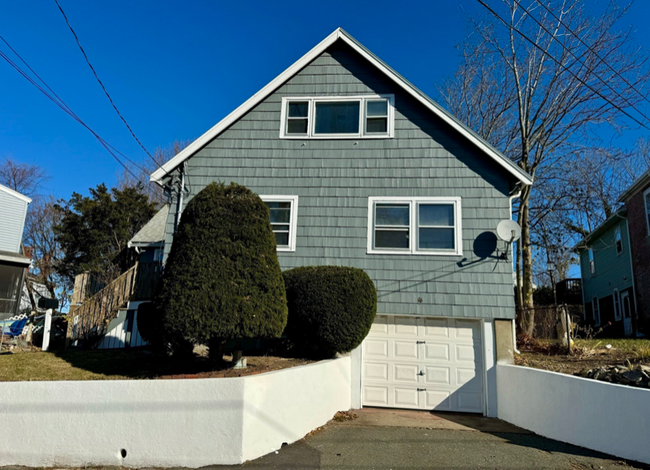 51 Siren St in Winthrop, MA - Building Photo - Building Photo