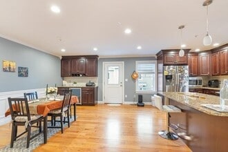 172 Bright St in Waltham, MA - Building Photo - Building Photo