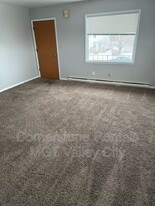 807 3rd St SW in Valley City, ND - Building Photo