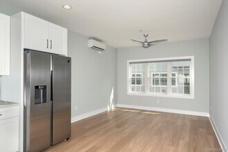 1 Wallace Ct in Valley Stream, NY - Building Photo - Building Photo