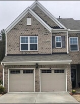 Room in Townhome on Durants Neck Ln in Morrisville, NC - Building Photo