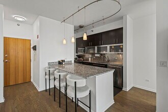 435 W Erie St in Chicago, IL - Building Photo - Building Photo