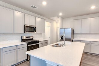 12710 Autumn Bird Trl in Buda, TX - Building Photo - Building Photo