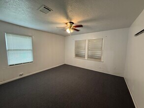 500 Scott St in Baytown, TX - Building Photo - Building Photo