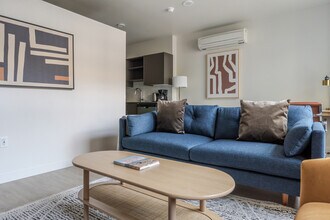 1955 129th Ave NE in Bellevue, WA - Building Photo - Building Photo