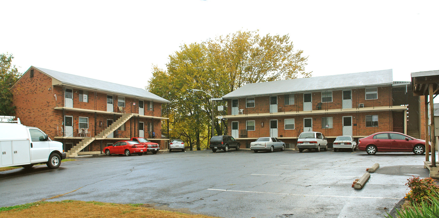 Jefferson Clark Apartments in Roanoke, VA - Building Photo