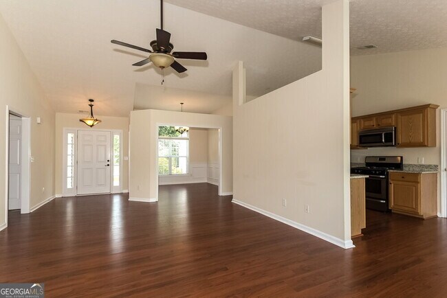 31 Alessie Park Ln in Newnan, GA - Building Photo - Building Photo