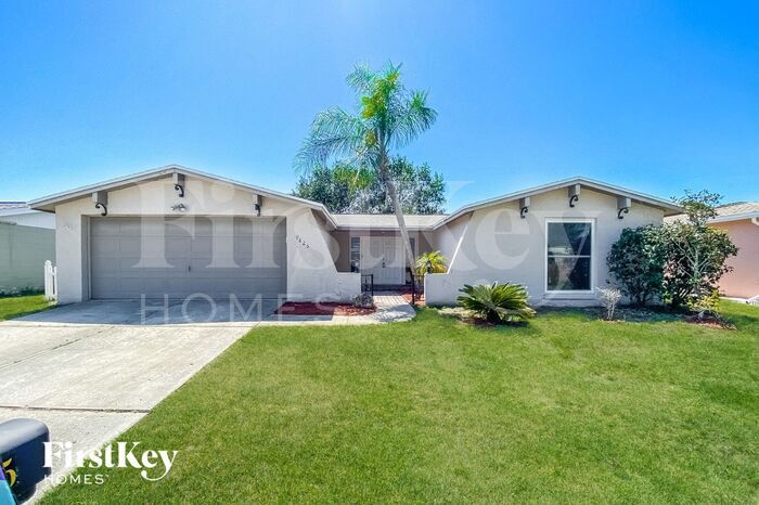 9825 Sandstone Ln in Port Richey, FL - Foto de edificio