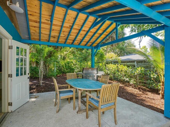 818 Windsor Dr in Sarasota, FL - Building Photo - Building Photo