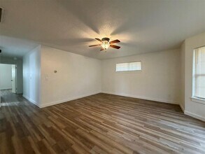 6505 Cherokee Dr in Warr Acres, OK - Building Photo - Building Photo