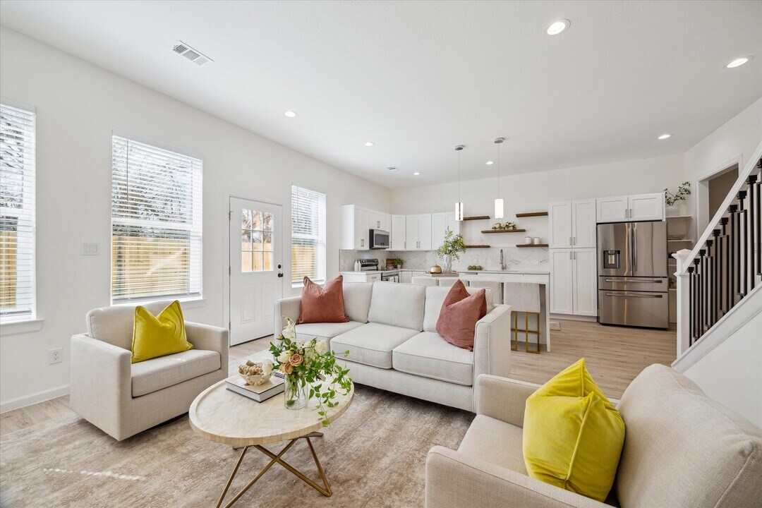 925 Bianco Ln in Houston, TX - Building Photo