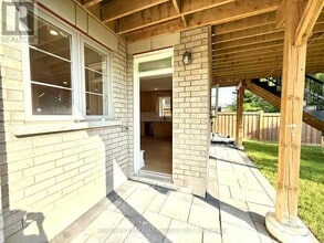104 Mitchell Pl in Newmarket, ON - Building Photo - Building Photo