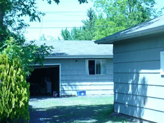 property at 605-605 1/2 E 34th Ave
