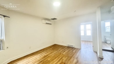 1052 Barton St E in Hamilton, ON - Building Photo - Building Photo