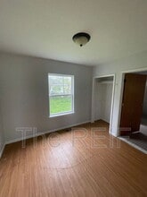 1082 W Juliah Ave in Flint, MI - Building Photo - Building Photo