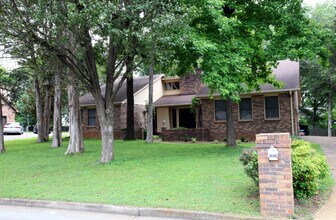 1726 Wiltshire Dr in Murfreesboro, TN - Building Photo - Building Photo