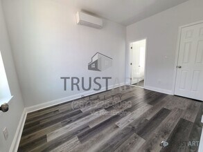 4732 Longshore Ave in Philadelphia, PA - Building Photo - Building Photo