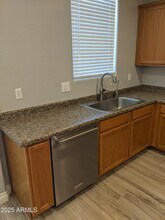 12039 W Louise Ct in Sun City, AZ - Foto de edificio - Building Photo