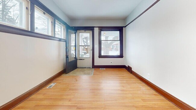 6714 Ottawa Rd in Cleveland, OH - Foto de edificio - Building Photo