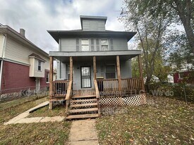 2002 E 35th St in Kansas City, MO - Building Photo