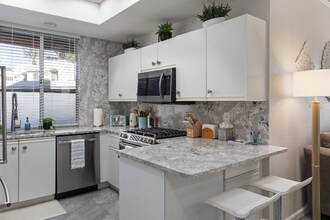 401 El Cielo Rd, Unit 73 in Palm Springs, CA - Building Photo - Building Photo