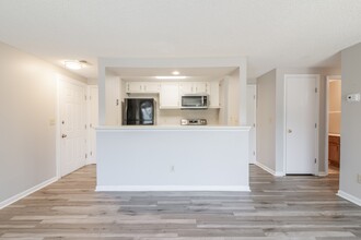 1624 Arlyn Cir in Charlotte, NC - Building Photo - Building Photo