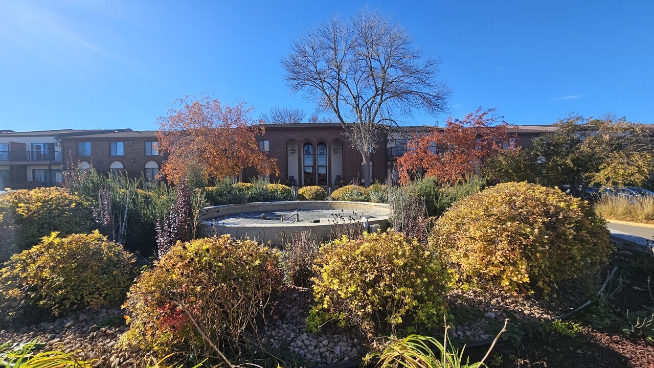 7330 York Ave S in Edina, MN - Building Photo