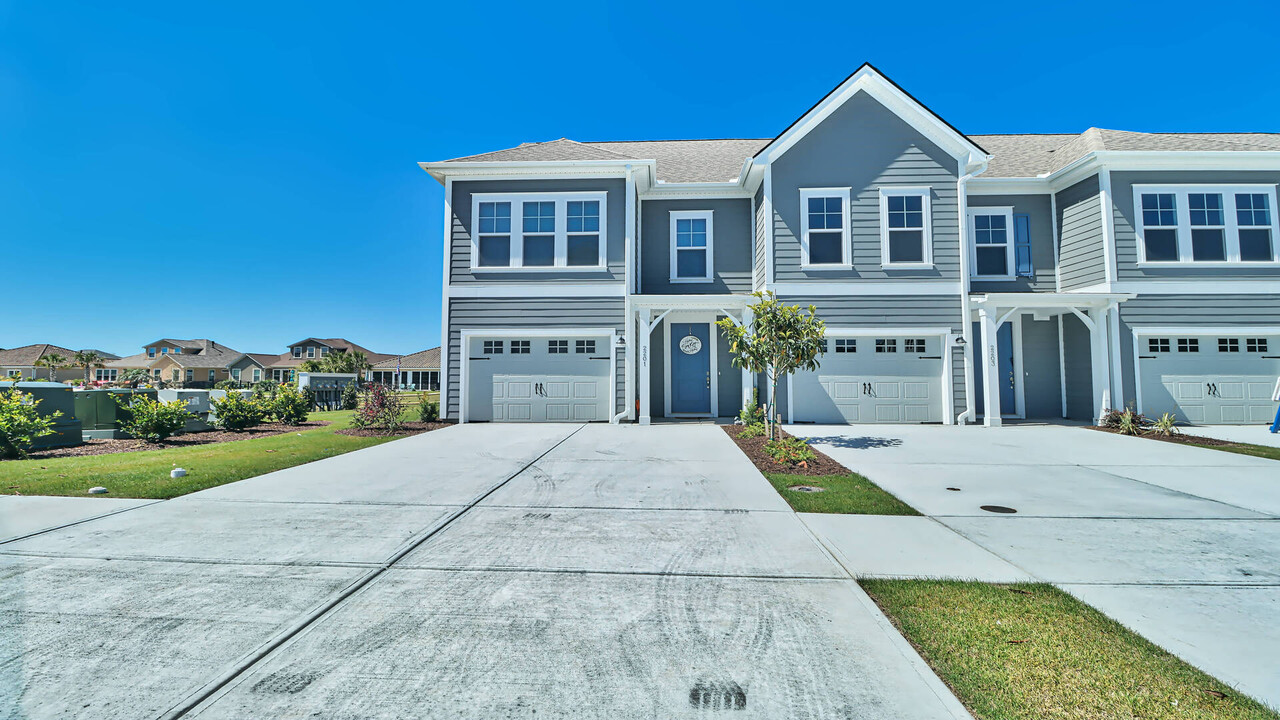 2201 Pin Seeker Ct in North Myrtle Beach, SC - Building Photo