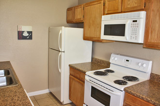 Cottage Creek Apartments in San Antonio, TX - Building Photo - Building Photo