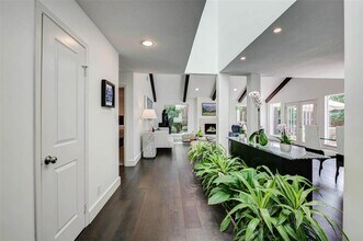 2907 Fontana Dr in Houston, TX - Building Photo - Building Photo
