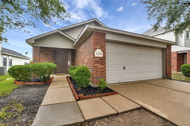 12319 Chute Forest Ct