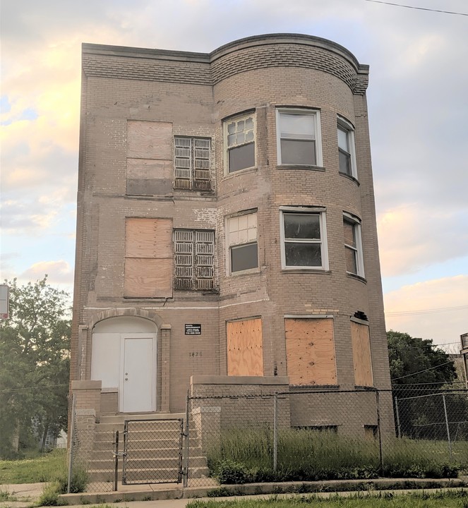 1426 E Marquette Rd in Chicago, IL - Building Photo