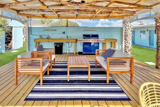 618 Evergreen St in Panama City Beach, FL - Foto de edificio - Building Photo