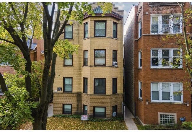 property at 2131 W Giddings St