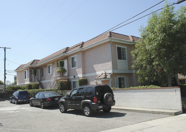 818 W Padilla St in San Gabriel, CA - Foto de edificio - Building Photo