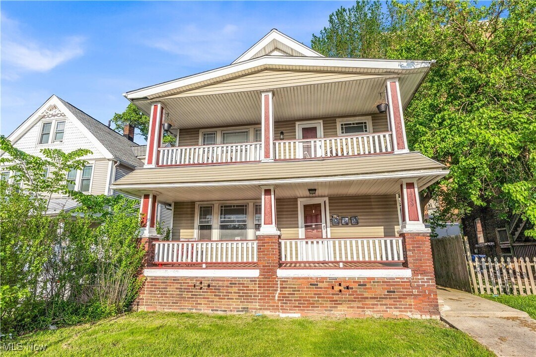 1239 W 115th St in Cleveland, OH - Building Photo