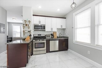 21 Wheeler St in Montclair, NJ - Building Photo - Building Photo